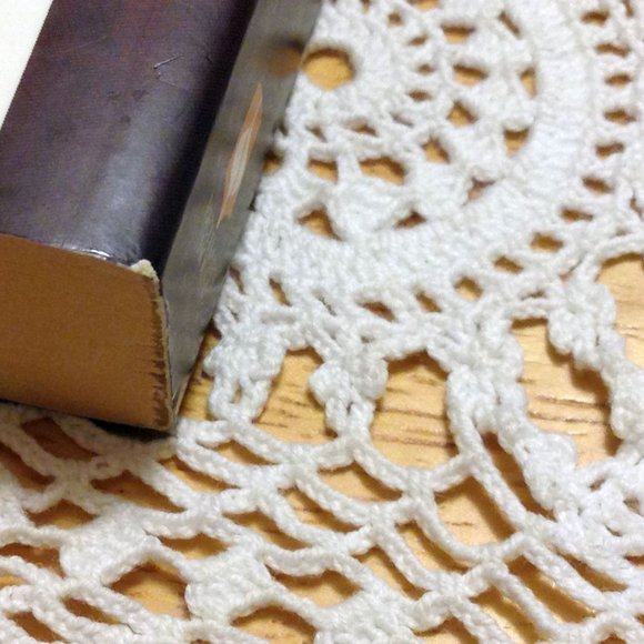 3 for $10 book sale! Amish -  The Missing, signed w/bookmark. Beverly Lewis - Picture 9 of 9